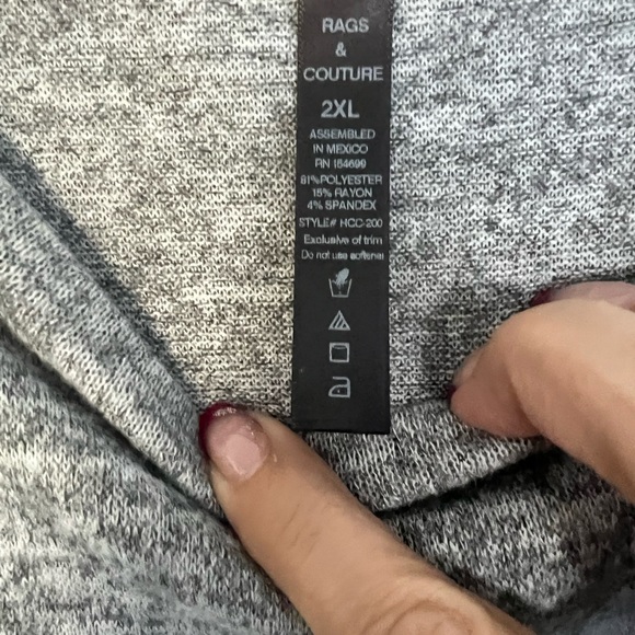 Grey front twist shirt. (2xl) - Picture 4 of 4